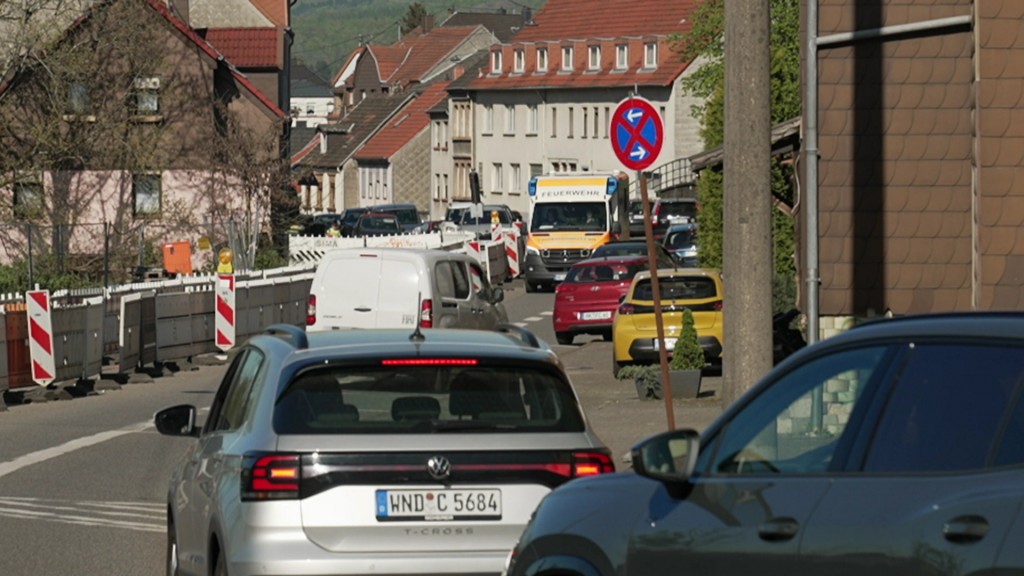 Foto: einspurige Fahrbahn 