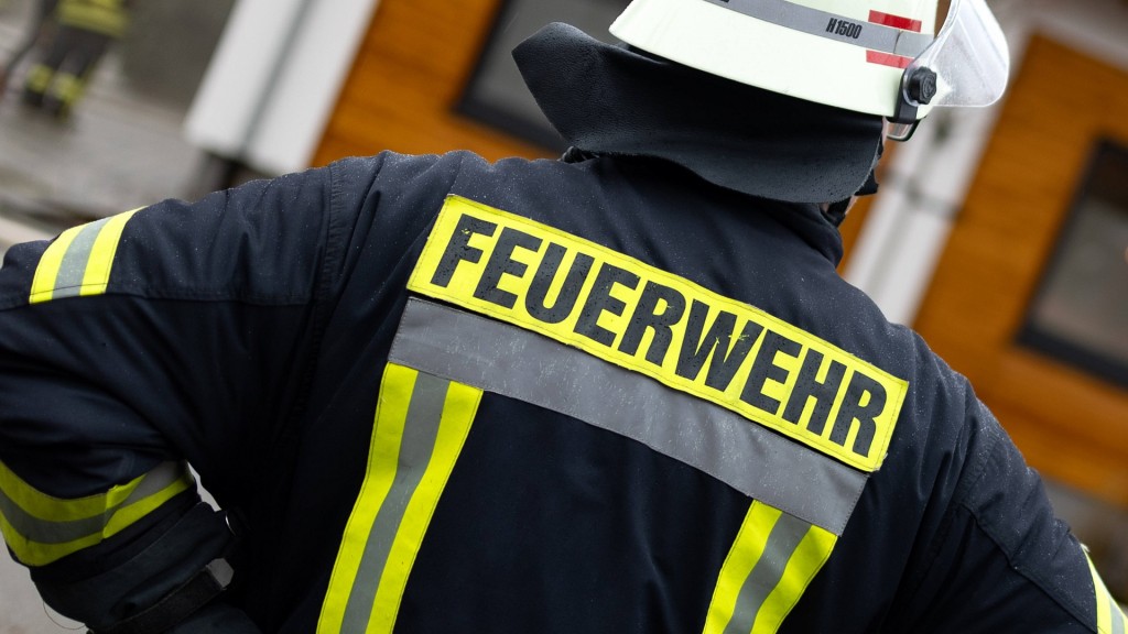Foto: Ein Feuerwehrmann bei einem Einsatz 