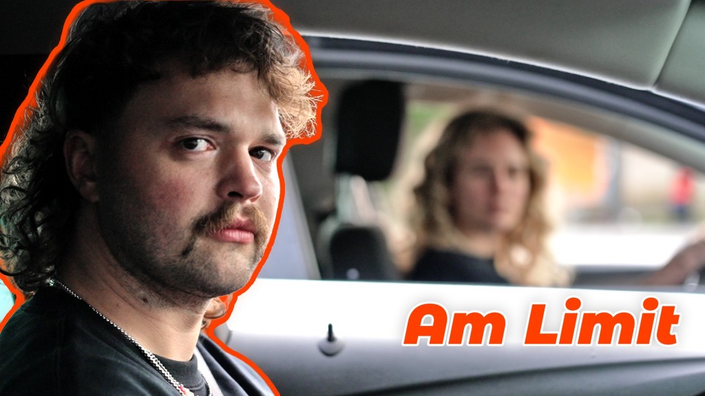 Foto: Franz im Auto, im Hintergrund Magda
