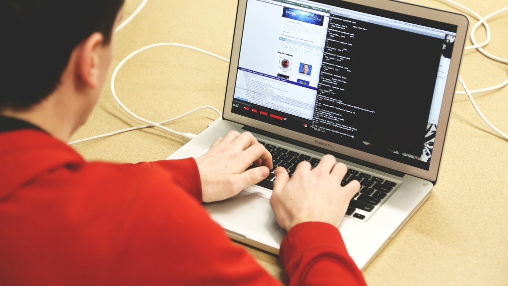 Ein Schüler bei der Arbeit mit dem Laptop (Archivfoto: pixabay/StartupStockPhotos)
