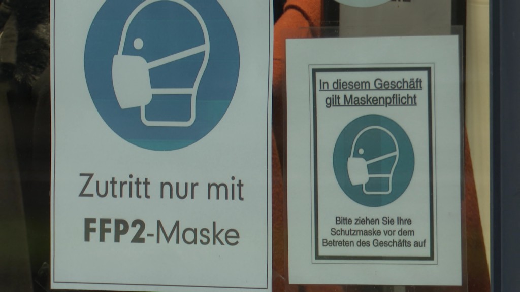 Foto: Hinweisschild zum Tragen einer FFP2-Maske