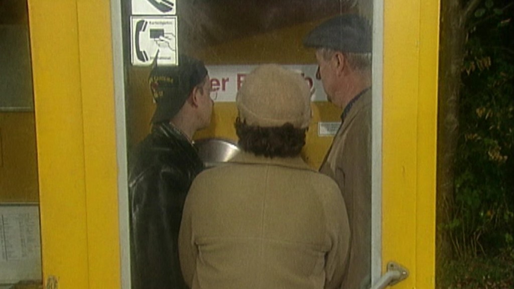 Foto: Stefan, Hilde und Heinz in der Telefonzelle