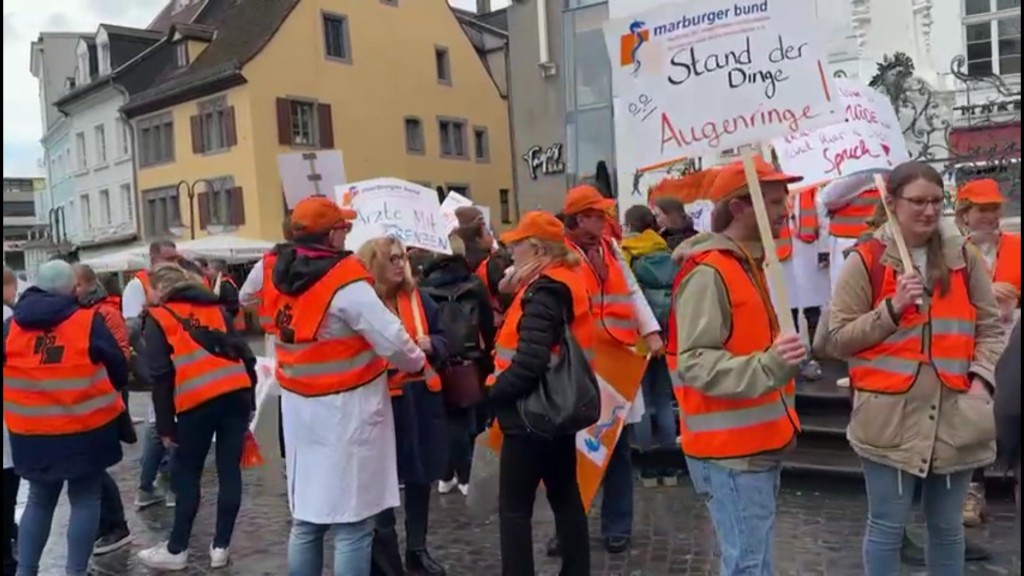 Foto: Streikende Ärzte auf dem St. Johanner Markt