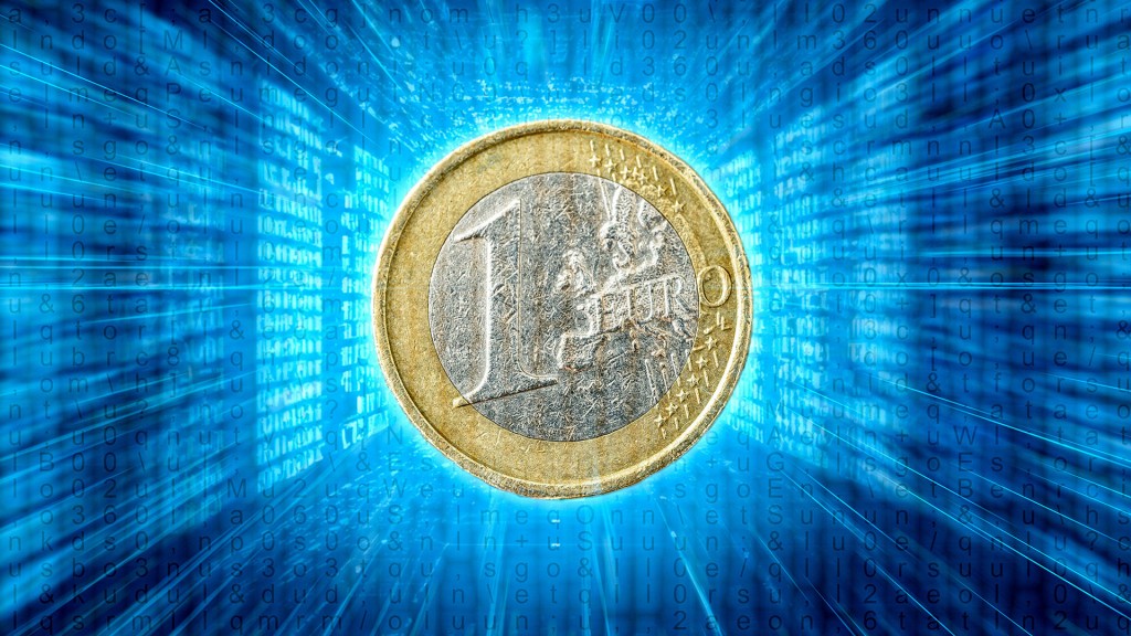 Illustration: Digitaler Euro – Eine 1-Euro-Münze vor einem digitalen blauen Raum