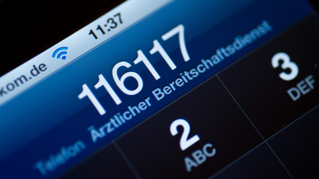 Die Telefonnummer 116117 des ärztlichen Bereitschaftsdienstes ist auf dem Display eines Smartphones zu lesen