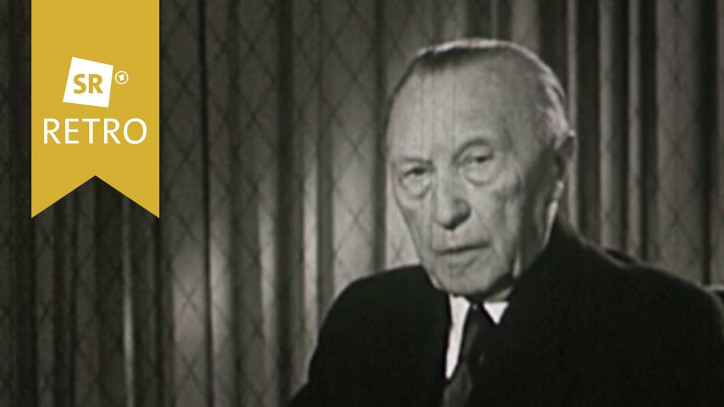 Konrad Adenauer vor Mikrofonen