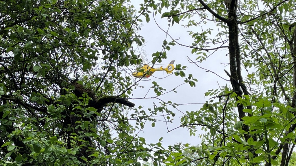 Foto: Rettungshubschrauber über der Nied