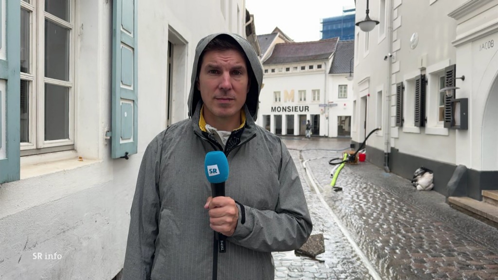Foto: SR-Reporter Florian Possinger am St. Johanner Markt in der Saarbrücker Innenstadt