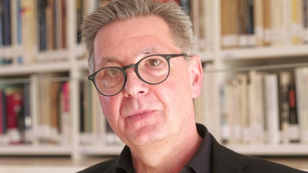 Andreas Bayer, Leiter des Instituts für aktuelle Kunst