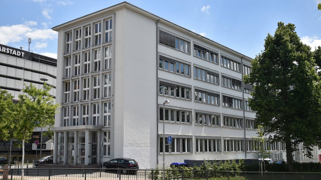 Das ehemalige Finanzamt am Stadtgraben in Saarbrücken