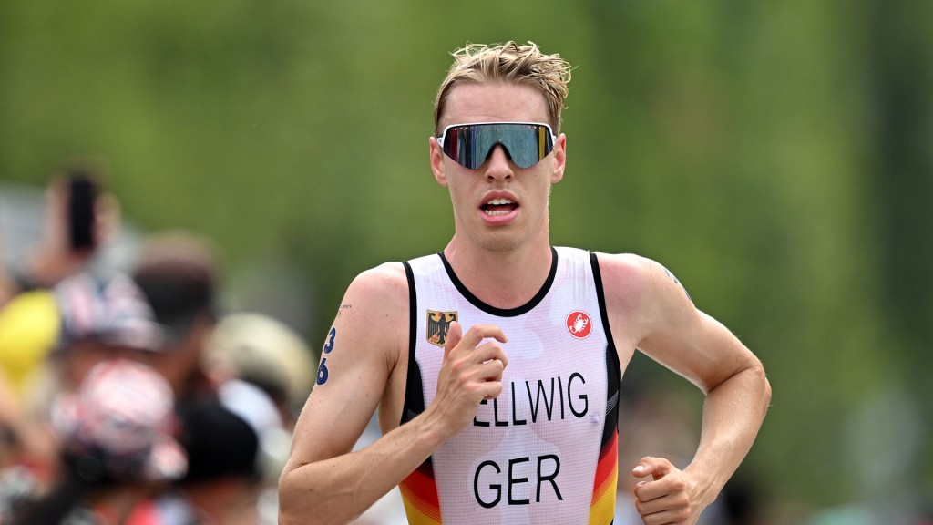 Triathlet Tim Hellwig bei den olympischen Spielen 2024 in Paris