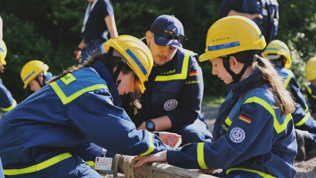 Foto: THW-Jugend bei der Übung 