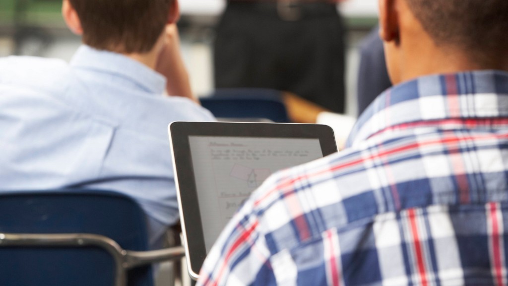 Schüler mit einem Tablet im Unterricht