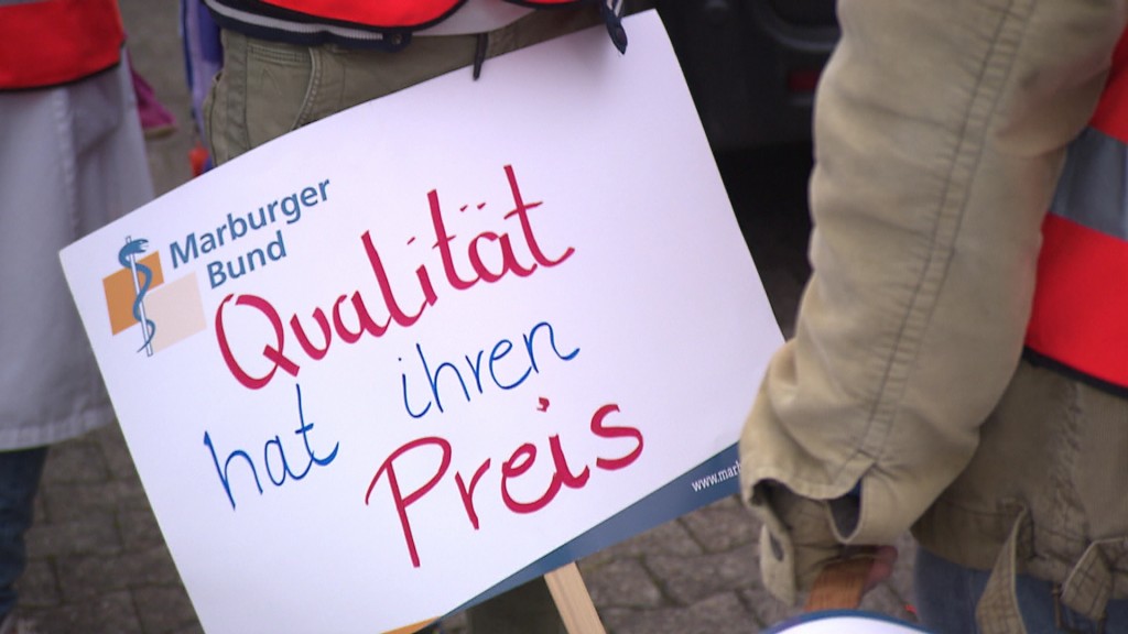 Foto: Streikschild des Marburger Bund