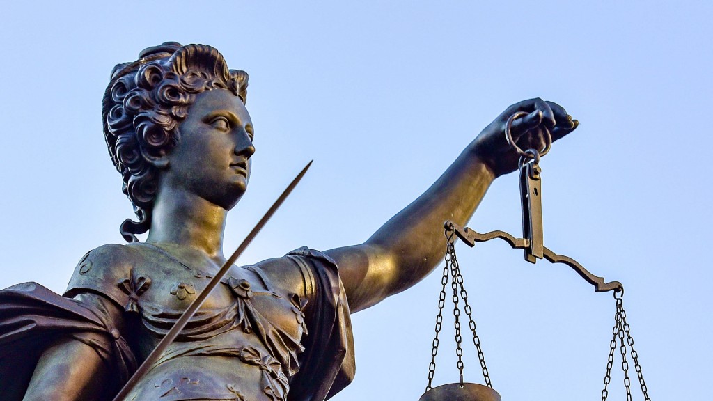 Justitia mit Waage und Schwert 