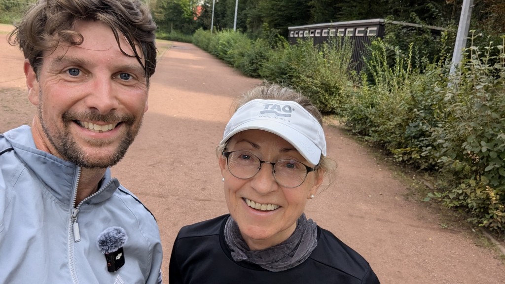 SR-Reporter Christoph Borgans und Marathonläuferin Angelika 