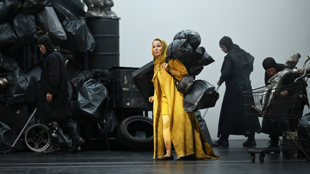 Foto: Uraufführung am Saarländischen Staatstheater 