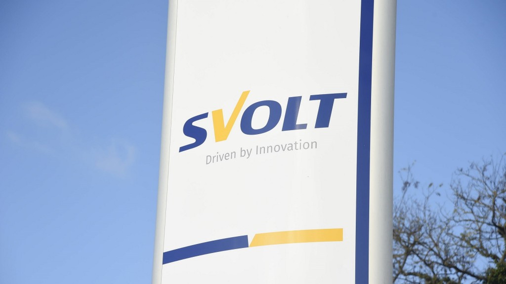 Foto: Logo des Unternehmens SVolt auf einer Stehle