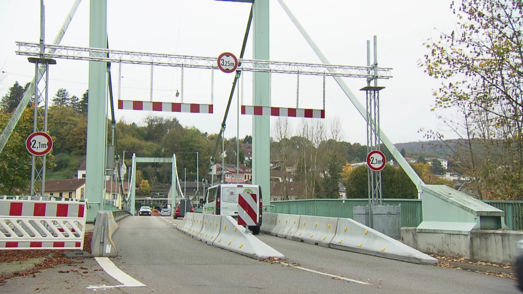 Foto: Brücke, an der gearbeitet wird