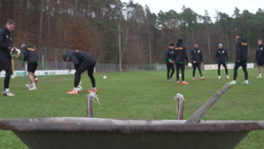 Foto: Die Truppe des FC Homburg beim Training