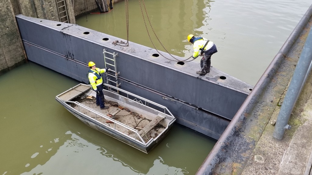 Arbeiten an der Schleuse in Müden 