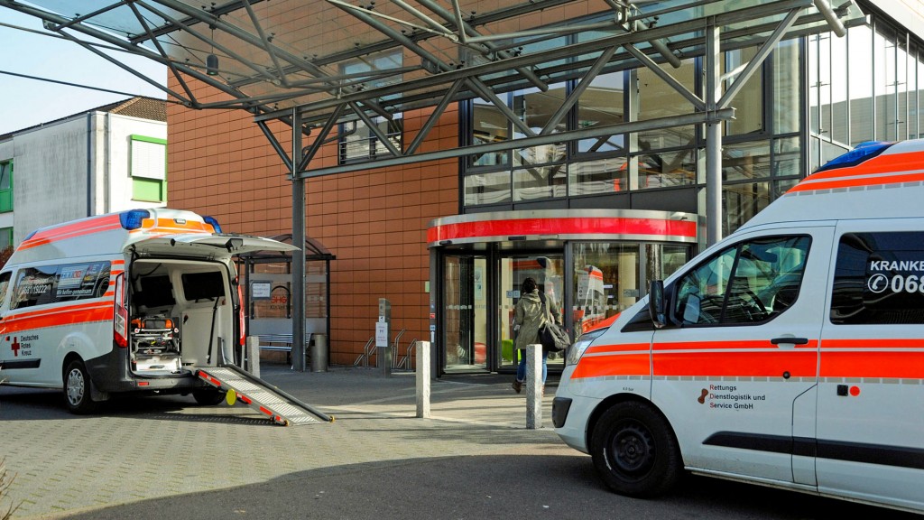 Eingang der SHG-Klinik in Völklingen