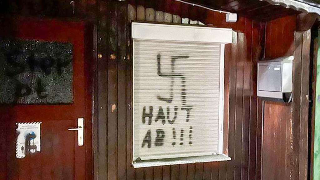 Foto: Vandalismus an der Moschee in Sulzbach Brefeld