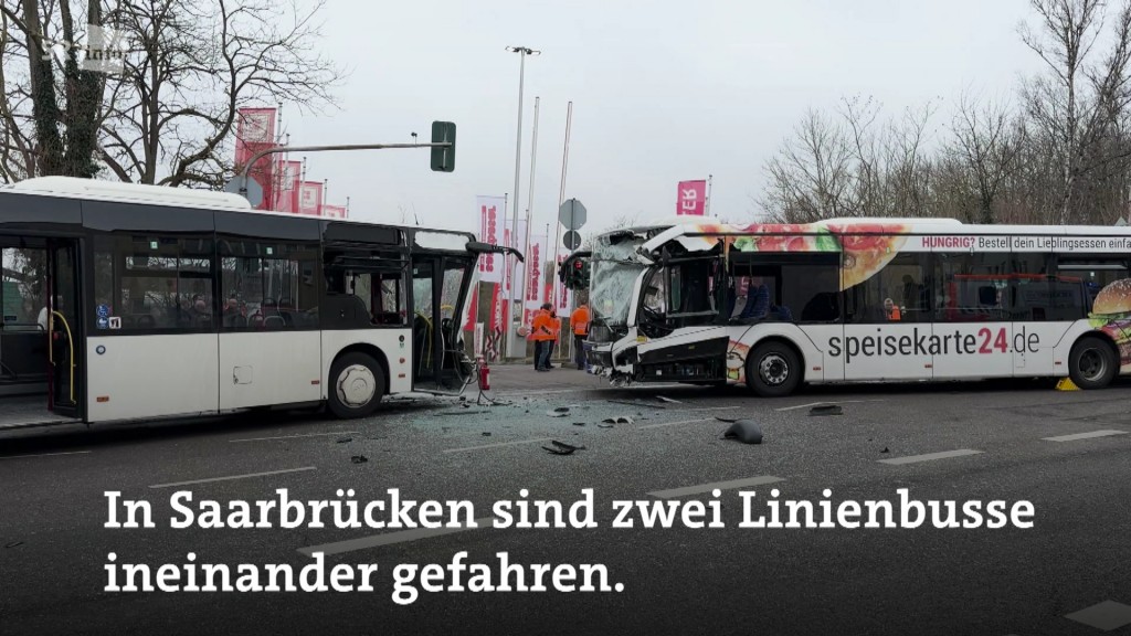 Foto: Zwei zusammengestoßene Linienbusse