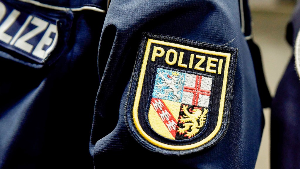 Abzeichen auf einer saarländischen Polizeiuniform