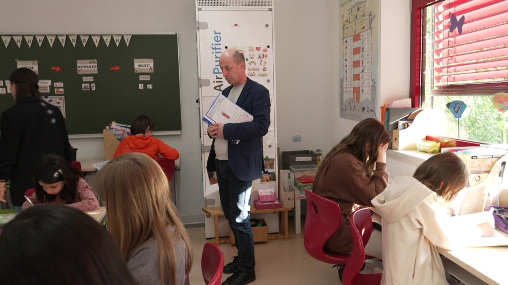 Foto: Jury-Mitglied in der Grundschule Wemmetsweiler