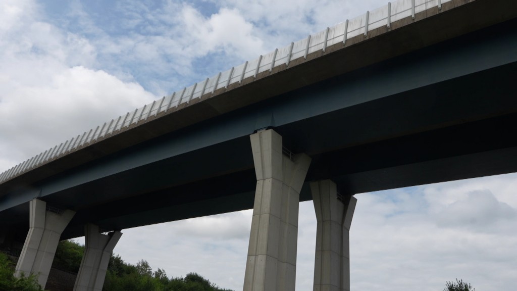 Foto: Moselbrücke Nahaufnahme
