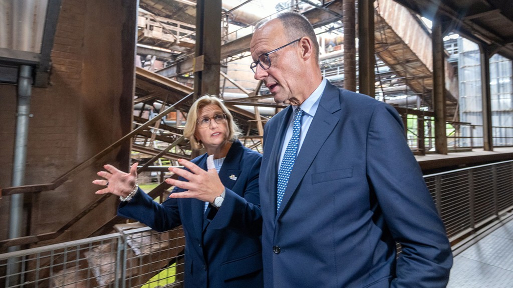 Die saarländische Ministerpräsidentin Anke Rehlinger (SPD) und Bundeskanzler Friedrich Merz (CDU) besuchen die Völklinger Hütte