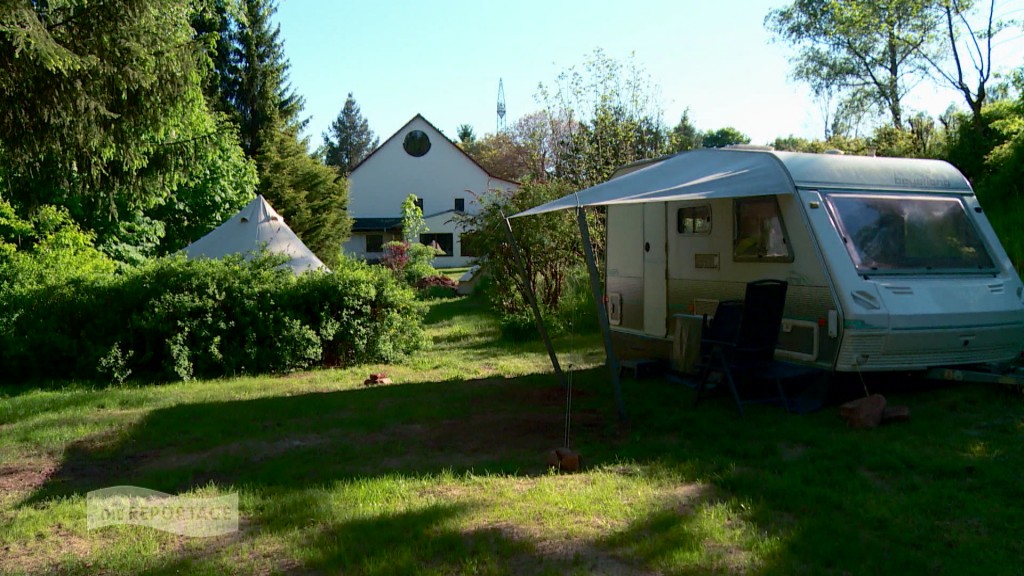 Foto: Wohnwagen auf der Wiese
