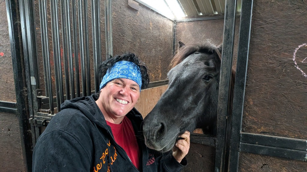 Simone Hinnüber mit Pferd 
