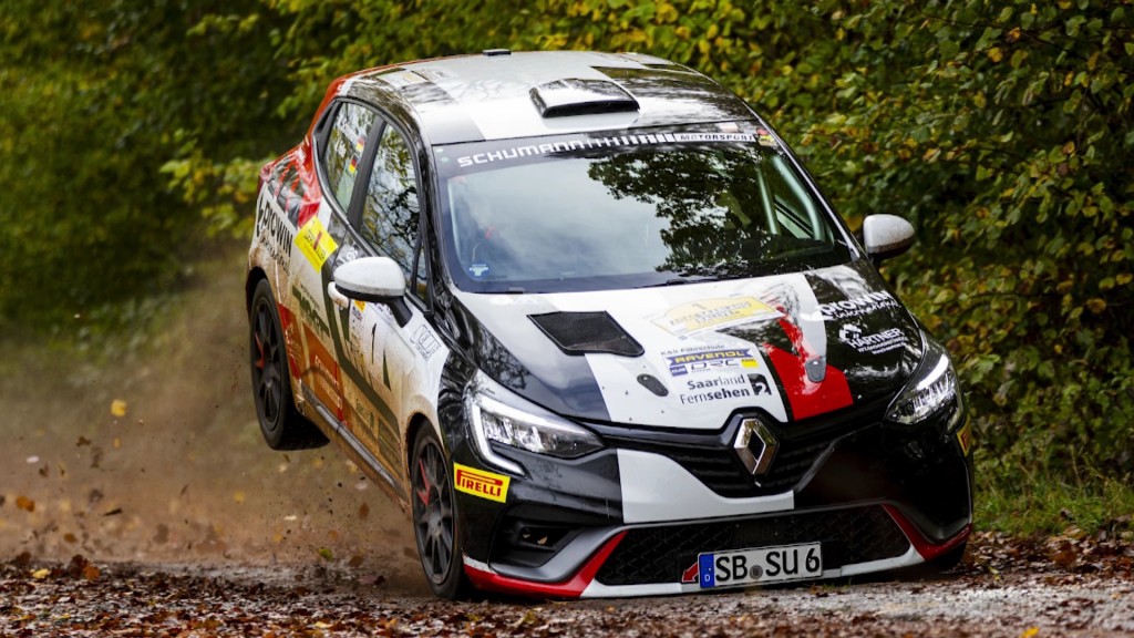 Foto: Rallye-Auto baut beinahe Unfall