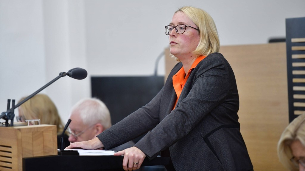 Anja Wagner-Scheid (CDU) im Landtag am Redepult