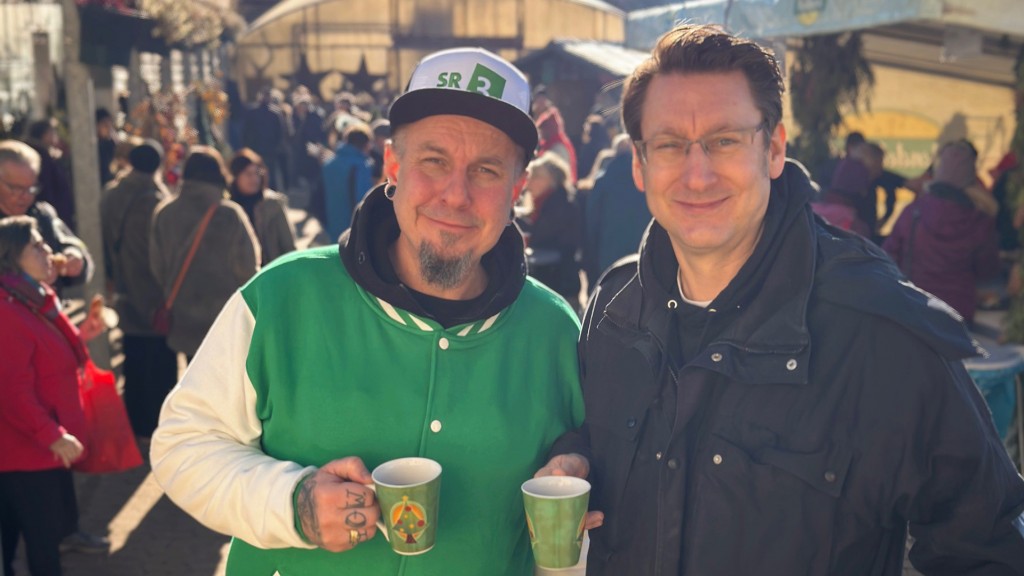 Freaky Jörn und Marcel-Lützbinder mit warmem Kinderpunsch auf dem Wendelinushof