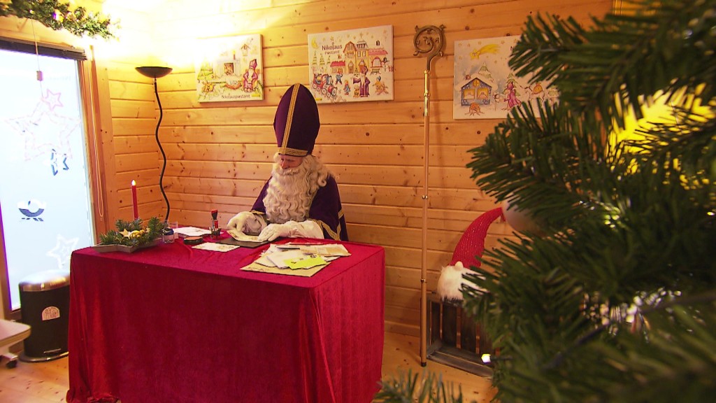 Der Nikolaus im Nikolaus Postamt St. Nikolaus