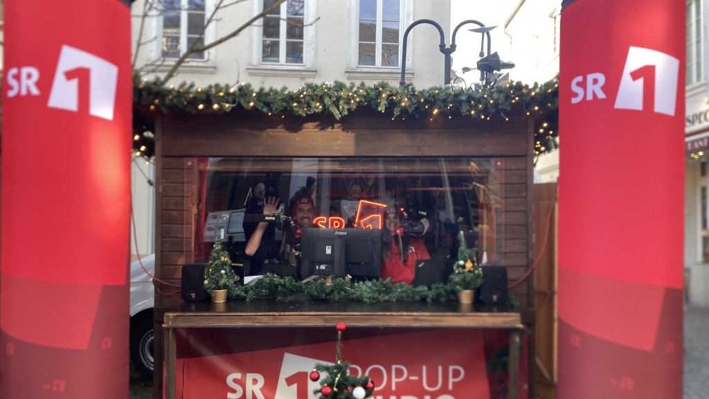 SR 1 Pop-Up Studio auf dem Christkindl-Markt