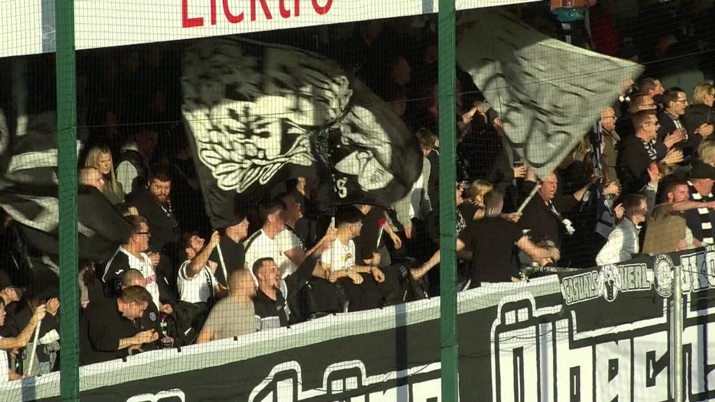 Foto: Fans des SC Verl im Stadion