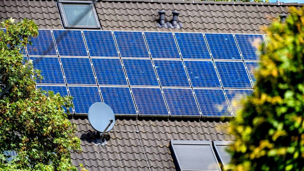 Photovoltaikanlagen auf einem Dach 