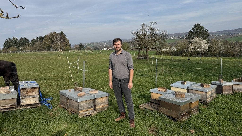 Imker Andreas Gaul von der Saar Imkerei in Köllerbach