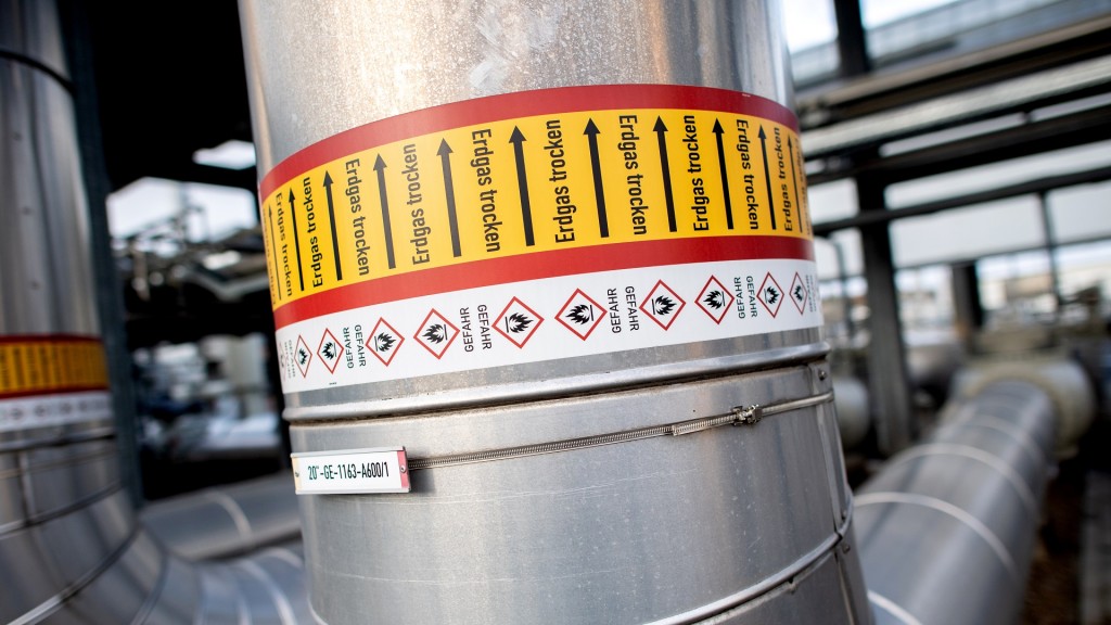 Rohre an einer technischen Anlage eines Gasspeichers