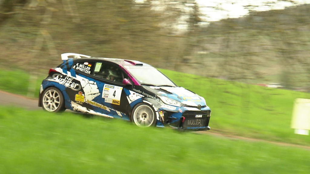 Foto: Rallye-Auto beim Fahren