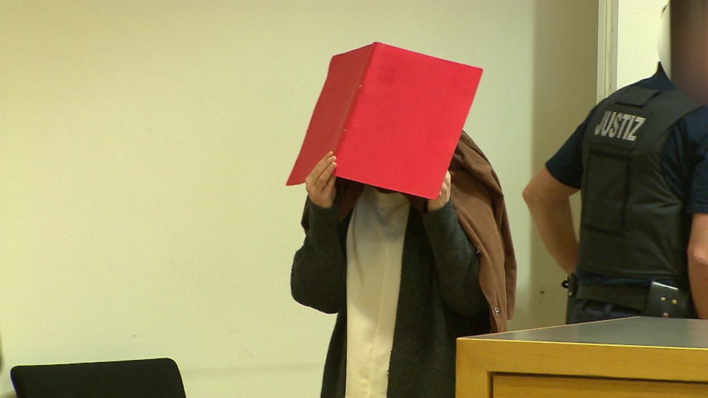 Foto: Falsche Lehrerin im Gerichtssaal