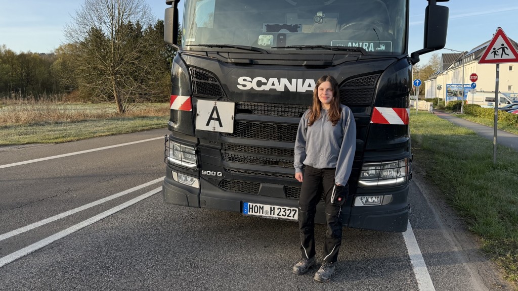 Der grüne GuMo-Mobil Bulli