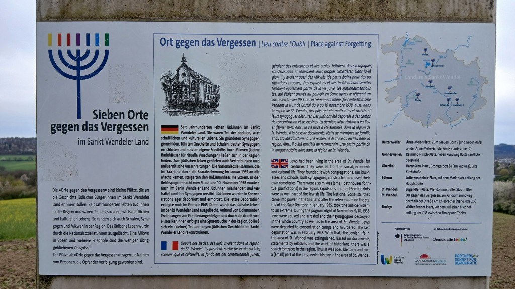 Foto: Übersichtstafel am Panoramaweg: Sieben Orte gegen das Vergessen im Sankt Wendeler Land