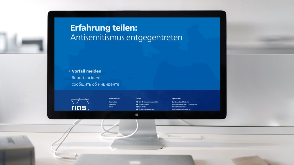 Screen der Meldeplattform gegen Antisemitismus auf einem Laptop