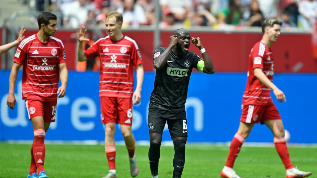 Amara Conde (SV Elversberg, schwarzes Trikot) am 10.05.2026 beim Spiel gegen Fortuna Düsseldorf