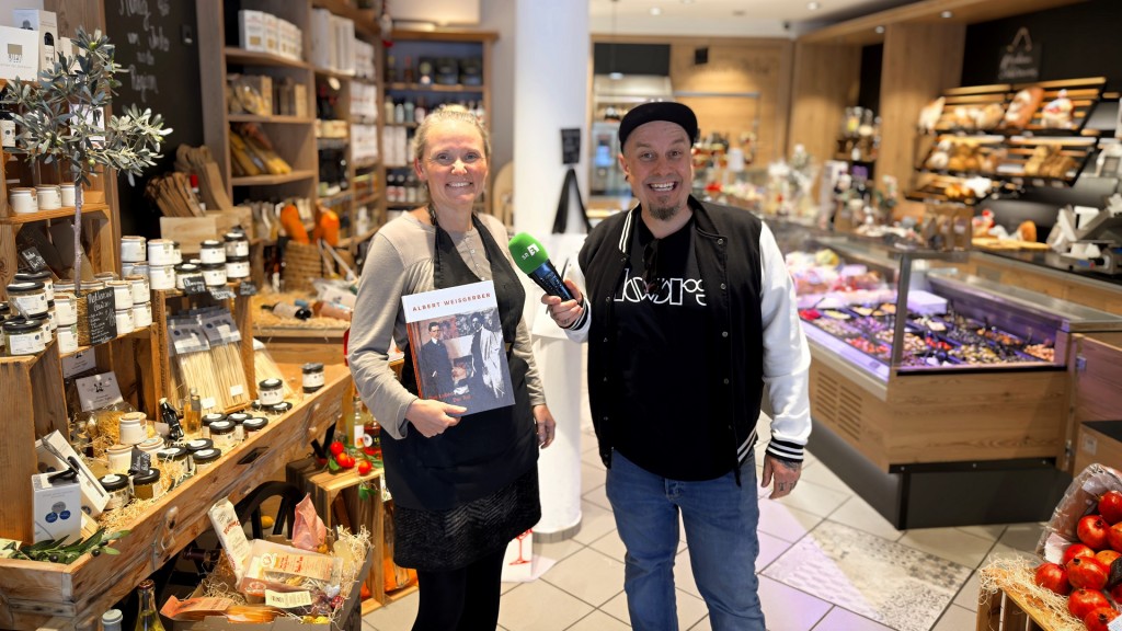Freaky Jörn und Nadine mit einem der Weisgerber-Bücher